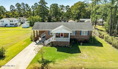 746 Heber St, Belhaven, NC, 27810-1610 | Card Image