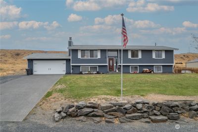 1437 D Street Sw, House other with 5 bedrooms, 1 bathrooms and 2 parking in Ephrata WA | Image 2