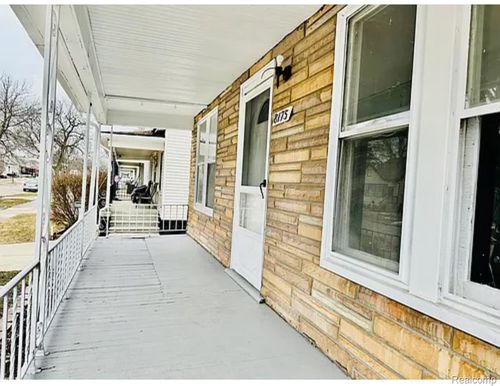 8175 Central, Center Line, MI, 48015-1839 | Card Image