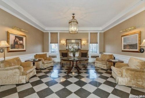 apt-202-111 7th St, Garden City, NY, 11530-5713 | Card Image