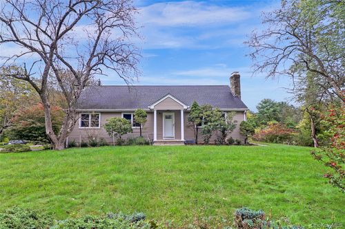 10 Horseshoe Rd, Mount Kisco, NY, 10549-3612 | Card Image