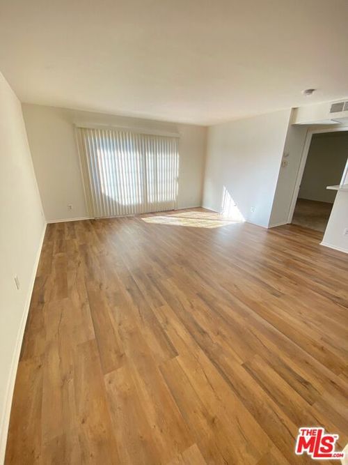 apt-12-6400 Kraft Ave, North Hollywood, CA, 91606-2649 | Card Image