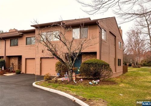 61 Woodbury Ct, Township Of Washington, NJ, 07676-4355 | Card Image