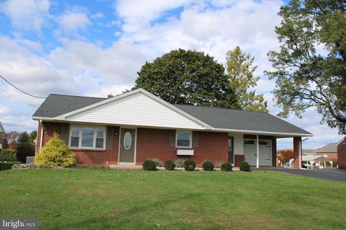 420 Lancaster Ave, Stevens, PA, 17578-9315 | Card Image