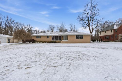 6525 Norton Dr, Troy, MI, 48085-1631 | Card Image