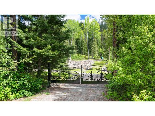 7470 Highway 3, Kitchener, BC, V0B1W1 | Card Image