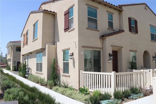 431 N Beechwood Ave, Rialto, CA, 92376 | Card Image