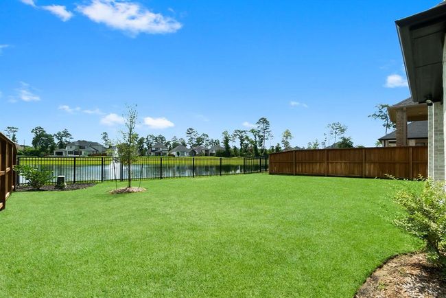 Tons of green space and room for a pool | Image 28