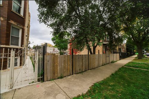 931 N Lawndale Ave, Chicago, IL, 60651-3946 | Card Image