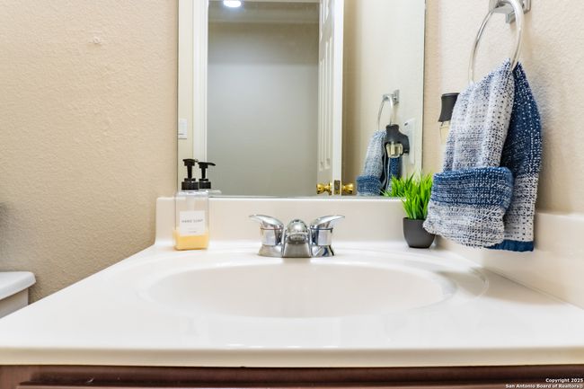 9534 Anderson Way, House other with 3 bedrooms, 3 bathrooms and null parking in Converse TX | Image 14