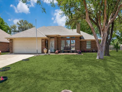 2900 Christopher Dr, Denton, TX, 76209-6465 | Card Image