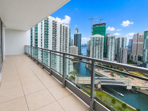 3212-90 Sw 3rd St, Miami, FL, 33130-4060 | Card Image