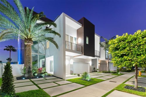 10561-10561 Nw 67th Ter, Doral, FL, 33178-3898 | Card Image