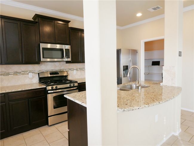 10020 Pinnacle Crest Loop, House other with 3 bedrooms, 3 bathrooms and 4 parking in Austin TX | Image 12