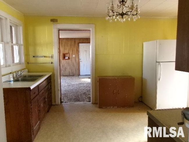 263 Koch St, House other with 3 bedrooms, 1 bathrooms and null parking in Pekin IL | Image 7