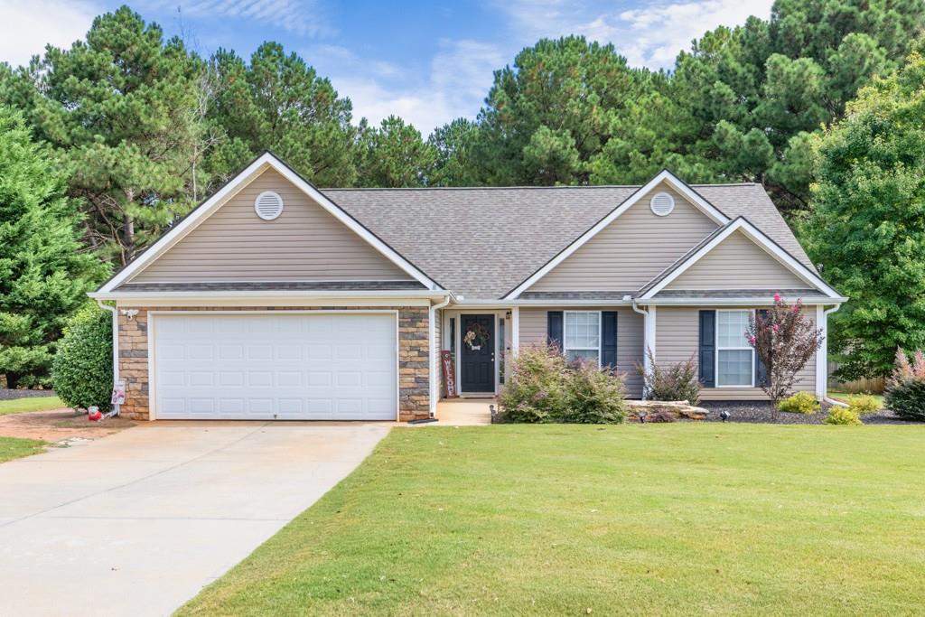 Annslee Cir, Loganville, GA 30052