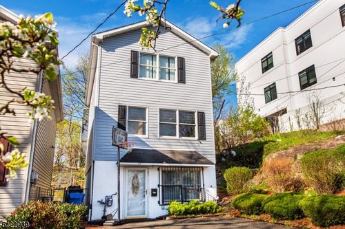 67 Cliff St, Paterson, NJ, 07522-1556 | Card Image