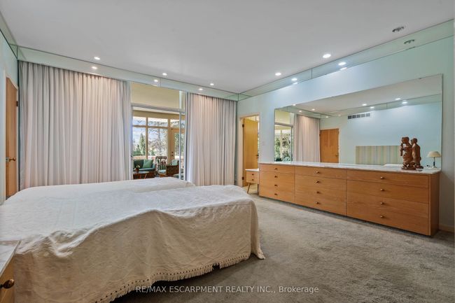 274 Mountain Brow Blvd, House other with 5 bedrooms, 3 bathrooms and 10 parking in Hamilton ON | Image 22