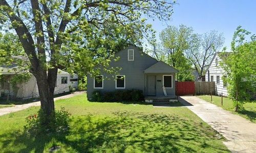 1933 Fort Worth St, Grand Prairie, TX, 75050-5032 | Card Image