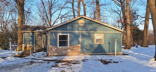 9218 N Koher Rd E, Syracuse, IN, 46567-8326 | Card Image