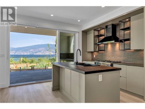 3190 Landry Cres, Summerland, BC, V0H1Z9 | Card Image