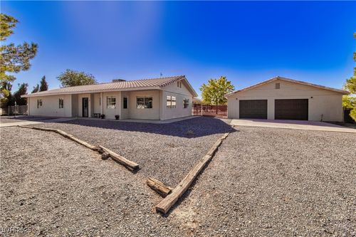 561 Jarvis Rd, Pahrump, NV, 89060-2521 | Card Image
