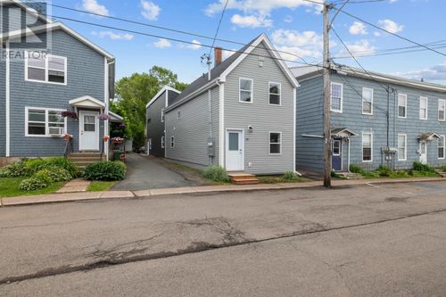 10 Chestnut St, Charlottetown, PE, C1A1Z6 | Card Image