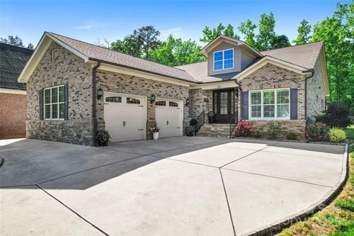 6010 Albiza Dr, Harrisburg, NC, 28075-8373 | Card Image