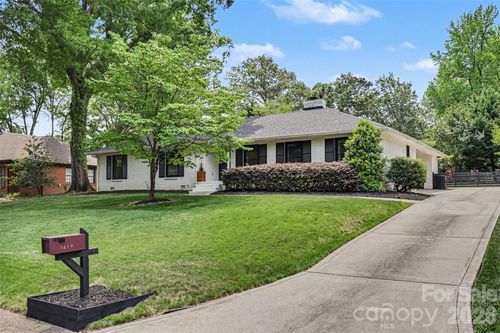 1419 Redcoat Dr, Charlotte, NC, 28211-4302 | Card Image