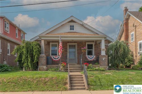 655 North St, Emmaus, PA, 18049-2217 | Card Image