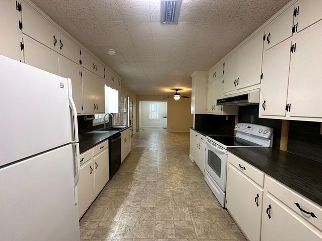 901 E 4 Th St, House other with 2 bedrooms, 2 bathrooms and 2 parking in Adel GA | Image 5