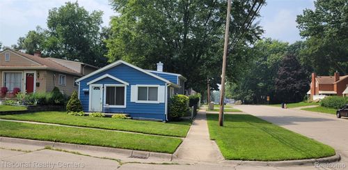 15987 Centralia, Redford, MI, 48239-3822 | Card Image