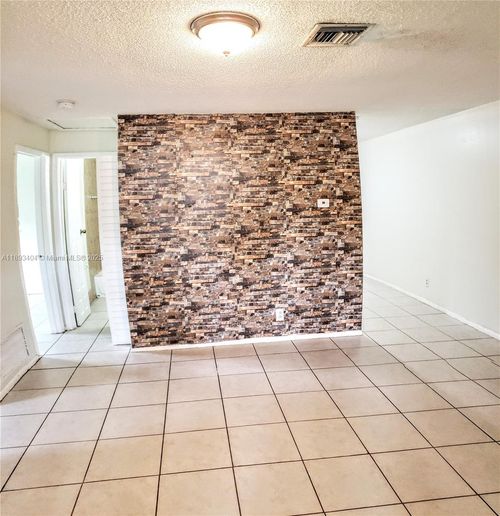 na-5939 Nw 19th St, Lauderhill, FL, 33313-4041 | Card Image