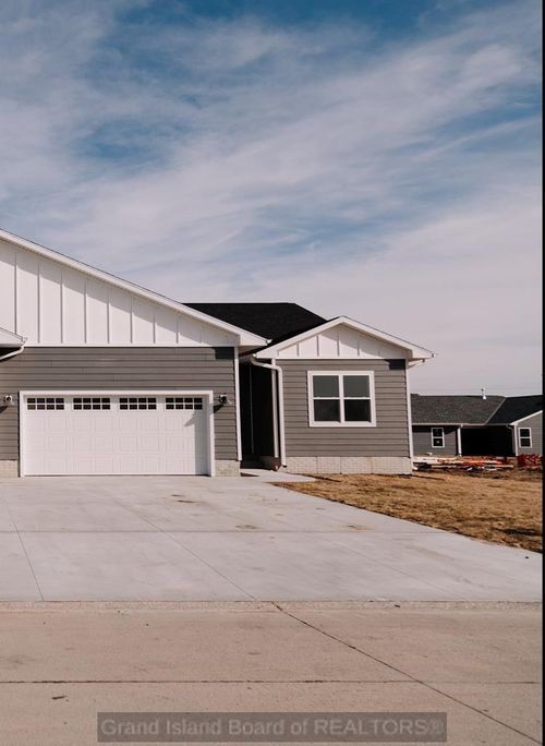 1021 Rylie Way, Grand Island, NE, 68803-9302 | Card Image