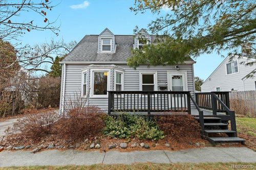 20708 Gaukler St, Saint Clair Shores, MI, 48080-3775 | Card Image