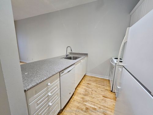 207-524 Yonge St, Toronto, ON, M4Y1X9 | Card Image