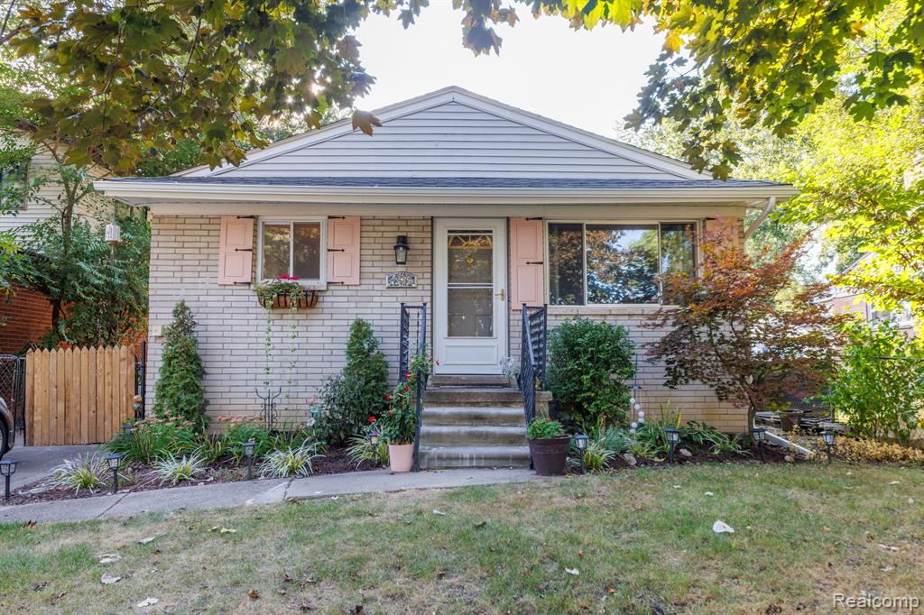 Floral St, Westland, MI 48185