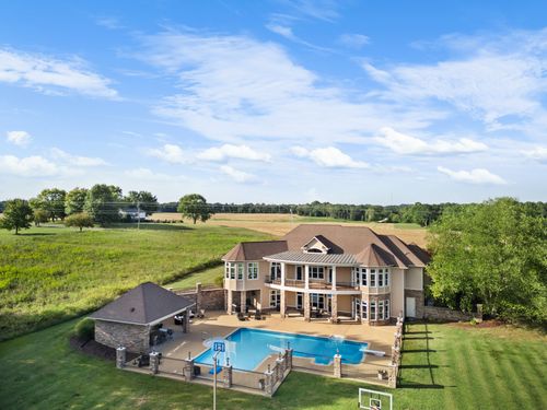 97 Crawfish Ln, Lawrenceburg, TN, 38464-7391 | Card Image