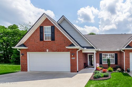3508 Oak Villa Way, Knoxville, TN, 37931-1635 | Card Image