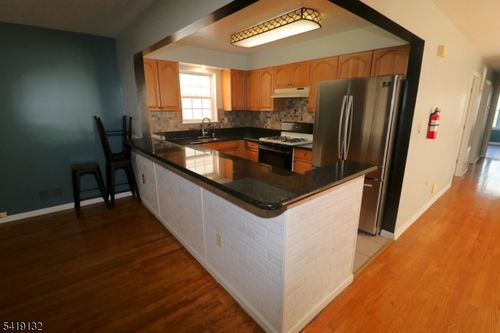 66 Milford Ave, Newark, NJ, 07108-2816 | Card Image