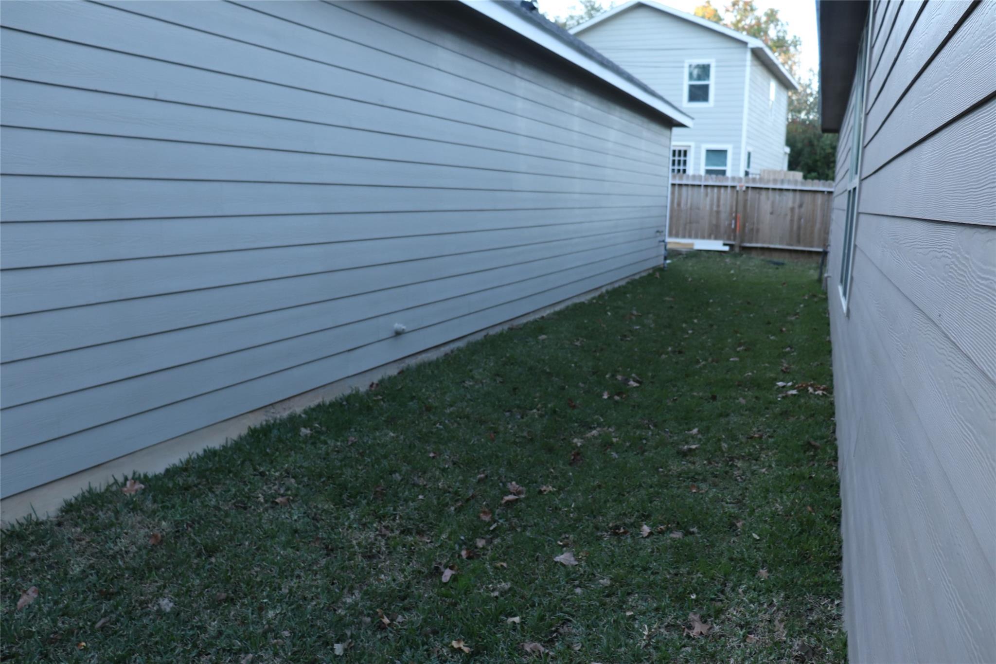 Residential Lease in Willis 4