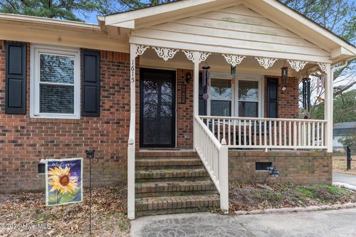 1615 Highland Dr, Washington, NC, 27889-8762 | Card Image