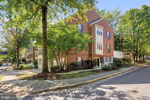 9386 Van Arsdale Dr, VIENNA, VA, 22181-6101 | Card Image