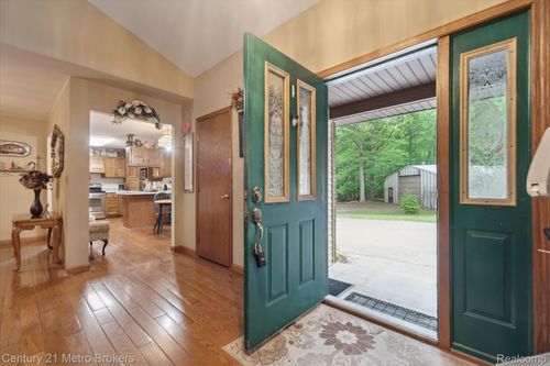 14210 W Burt Rd, Chesaning, MI, 48616-9546 | Card Image
