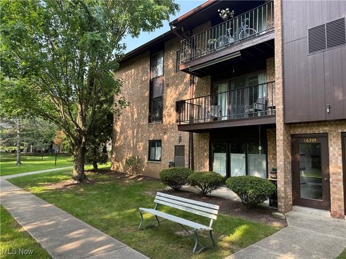 apt-203-16395 Heather Ln, Middleburg Heights, OH, 44130-8327 | Card Image