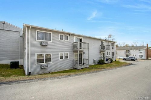 apt-g11-2740 South Rd, Poughkeepsie, NY, 12601-5247 | Card Image