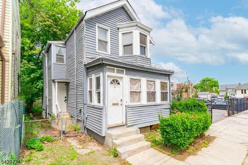11 Sunset Ave, Newark, NJ, 07106-1951 | Card Image