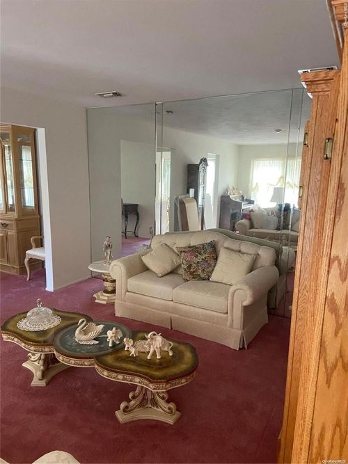 152-152 Theodore Dr, Coram, NY, 11727-3650 | Card Image