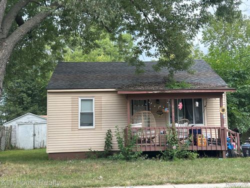 611 Beach St, Mount Morris, MI, 48458-1907 | Card Image