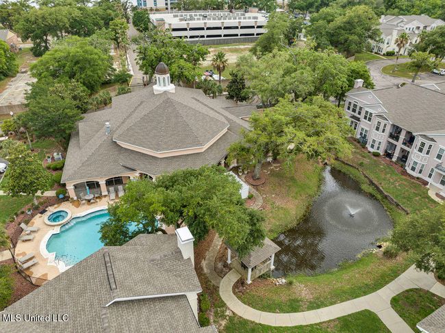 Exterior Overview | Image 36